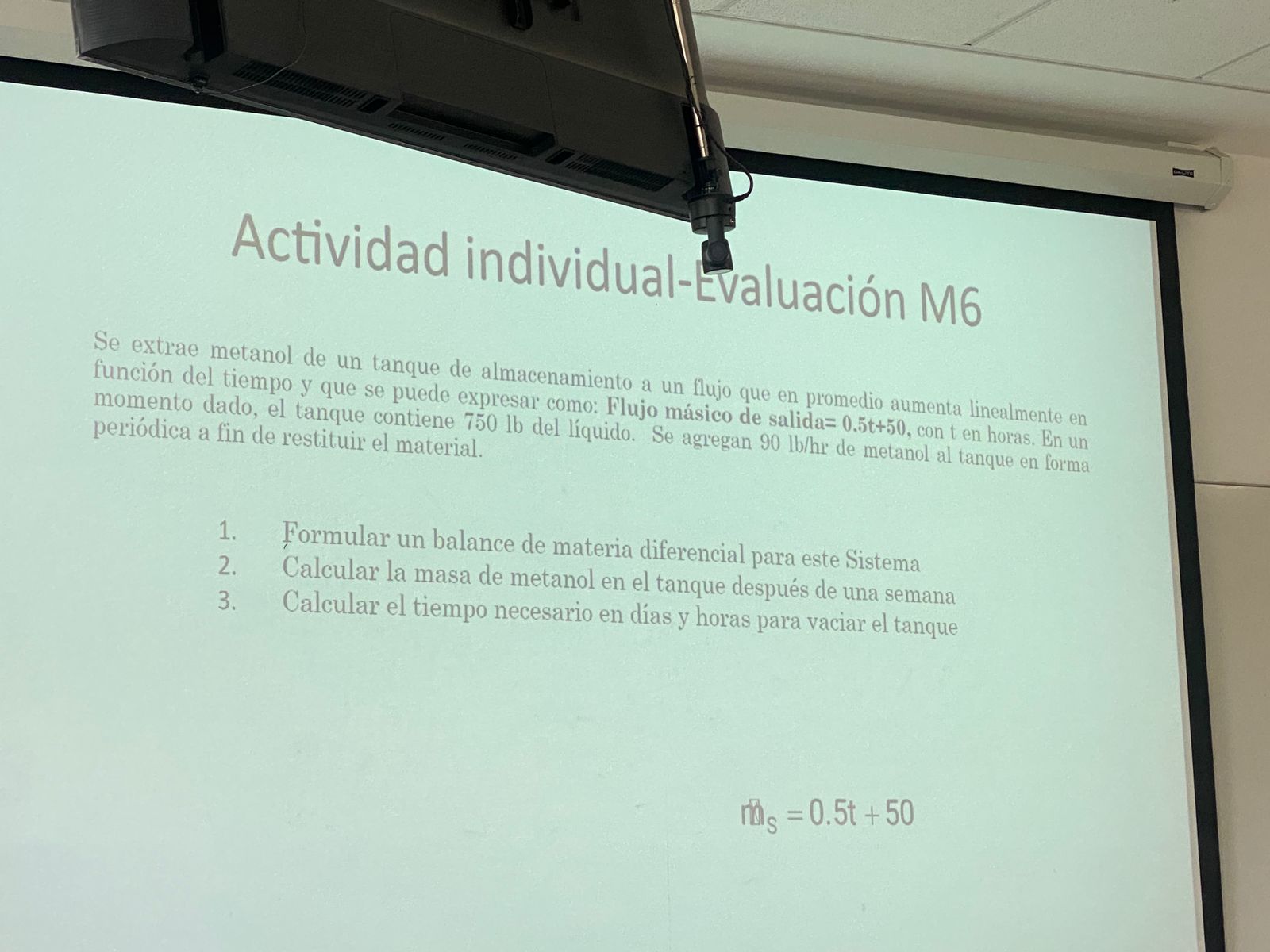 Actividad individual-Evaluación M6 Se extrae metanol de un tanque de almacenamiento a un flujo que en promedio aumenta lineal