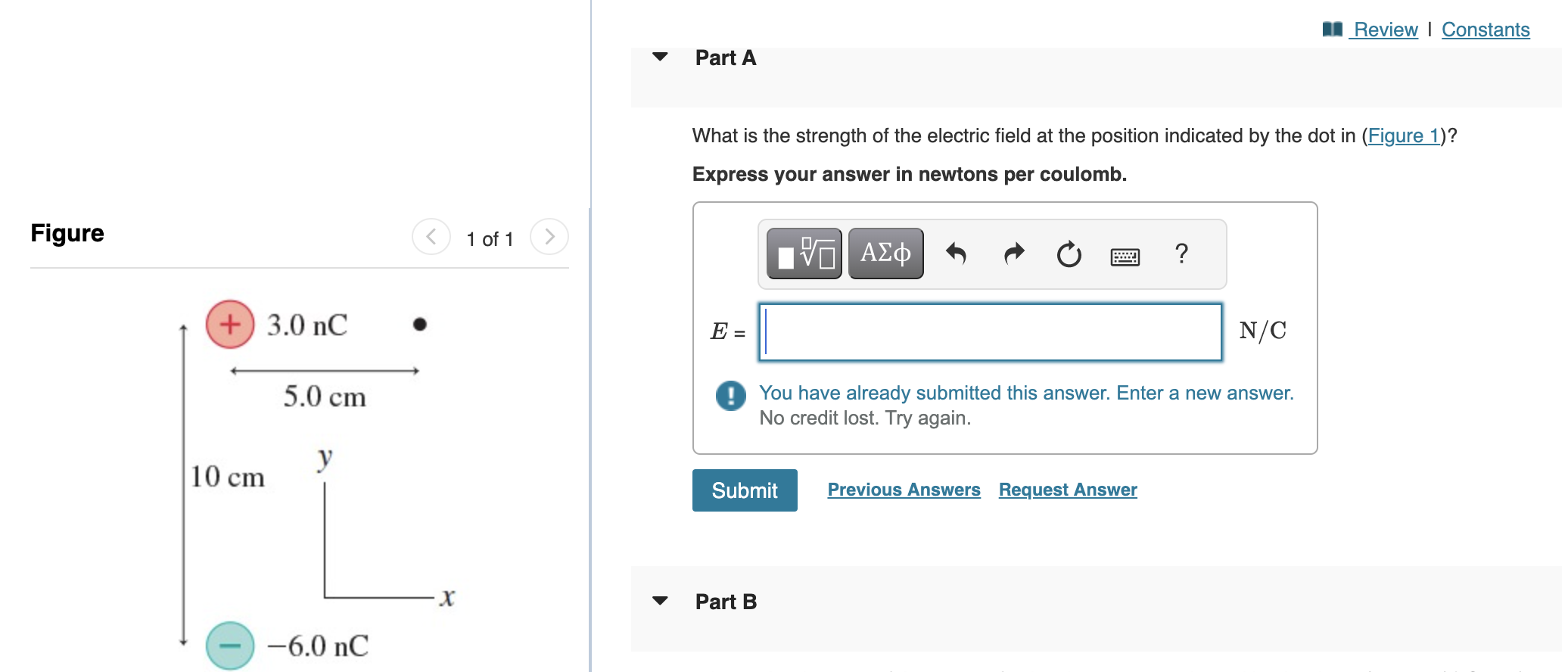 Solved What is the strength of the electric field at the | Chegg.com