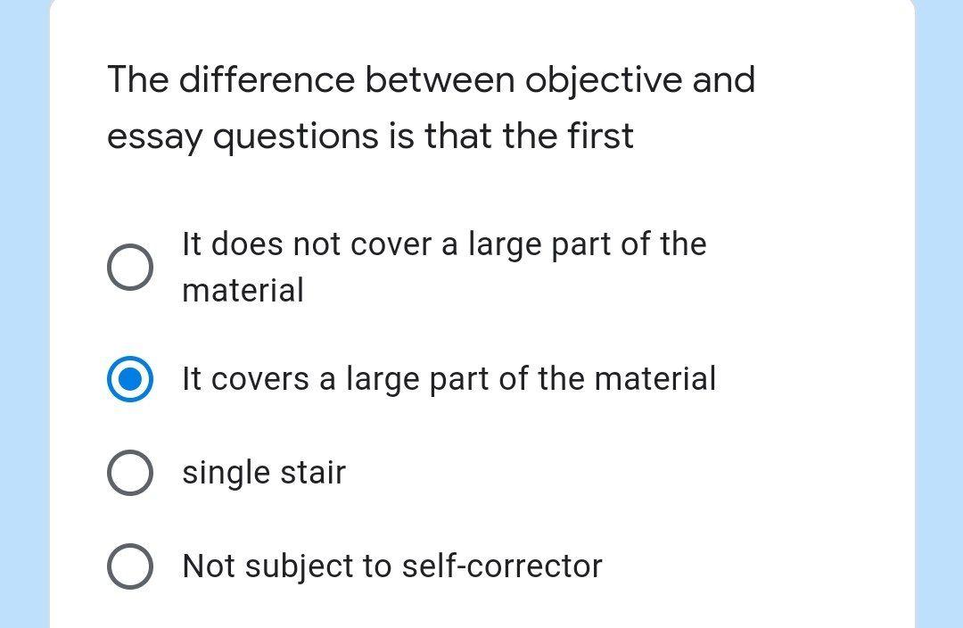 difference between objective and essay test