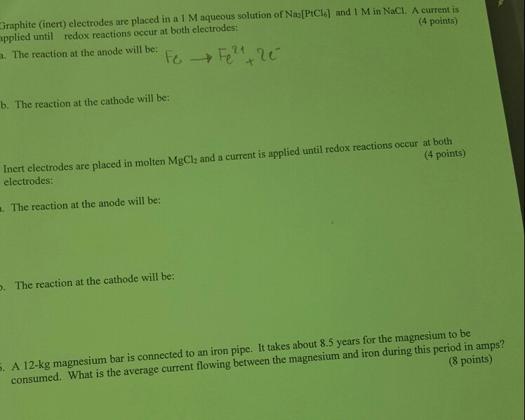 Graphite (inert) electrodes are placed in a 1 M