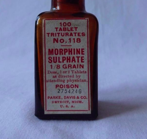 100 TABLET TRITURATES No.118 MORPHINE SULPHATE 1/8 GRAIN Dose, 1 or 2 Tablets as directed by attending physician. POISON 2754