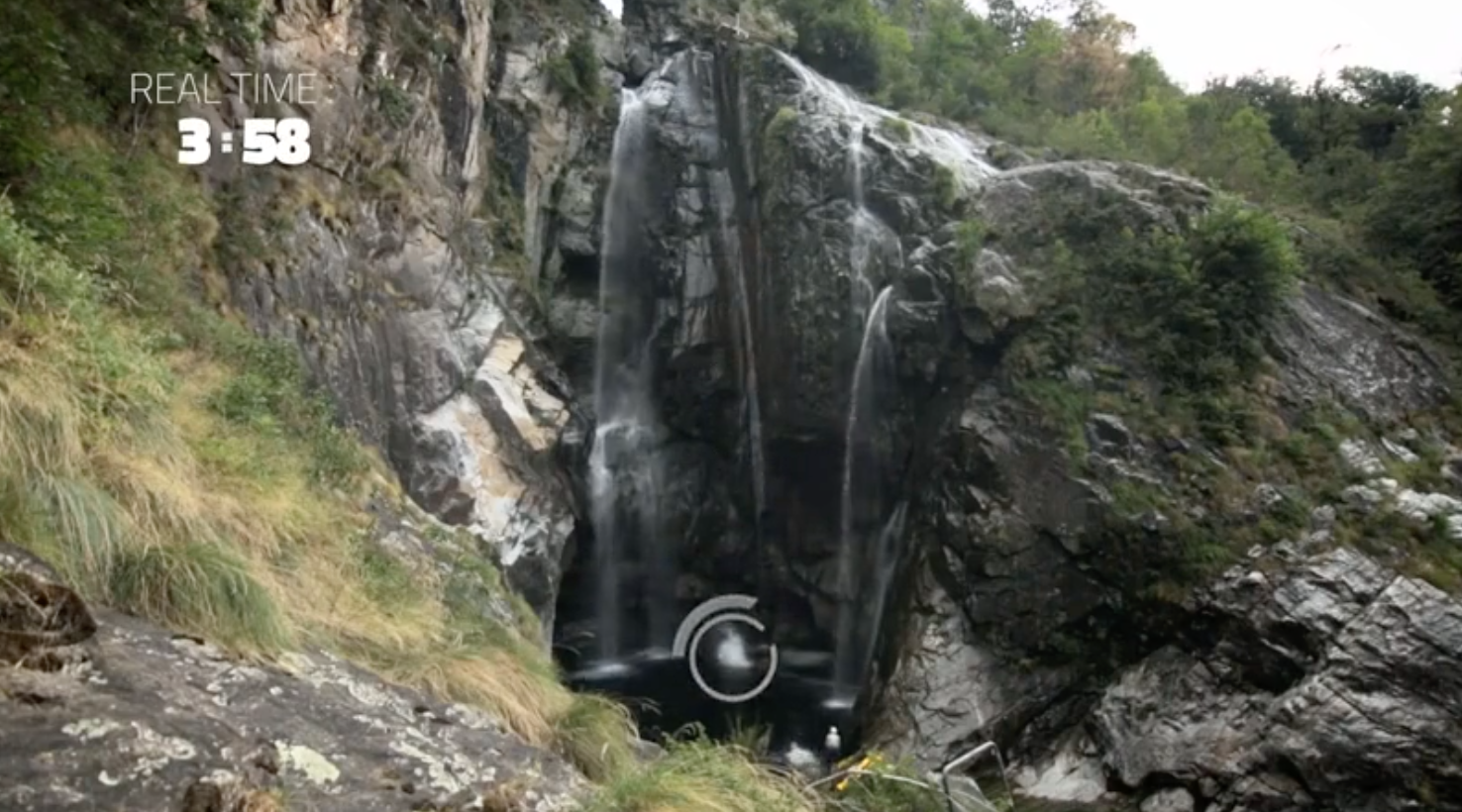 Самый высокий прыжок в мире в воду. Клифф дайвинг 27 метров. Ласло шалле. Ред булл клифф дайвинг. Лассо шаллер.