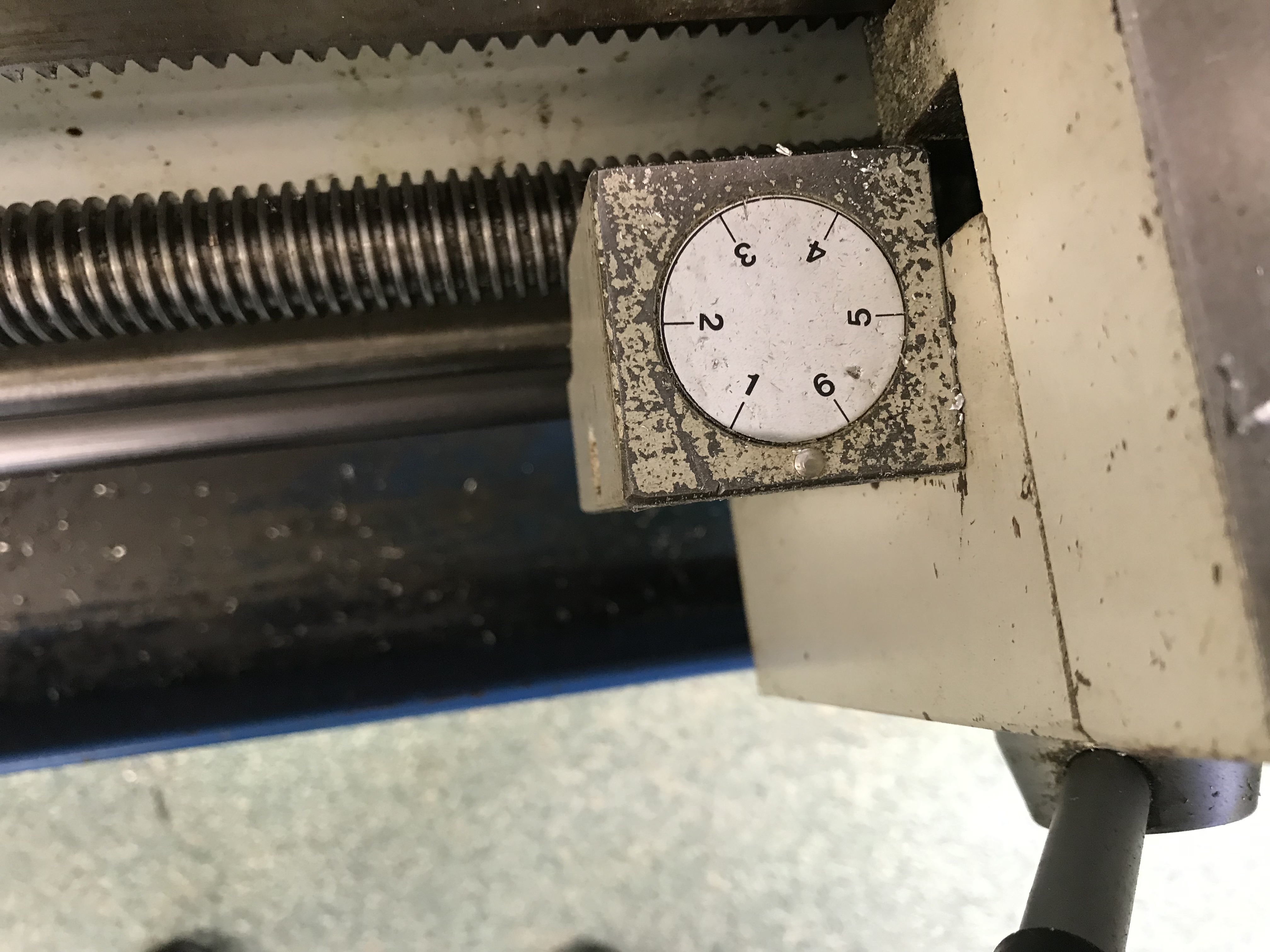 Solved Q1) The figure below shows a thread dial (or