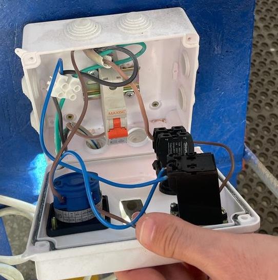 Solved please draw Wiring diagram for this box | Chegg.com