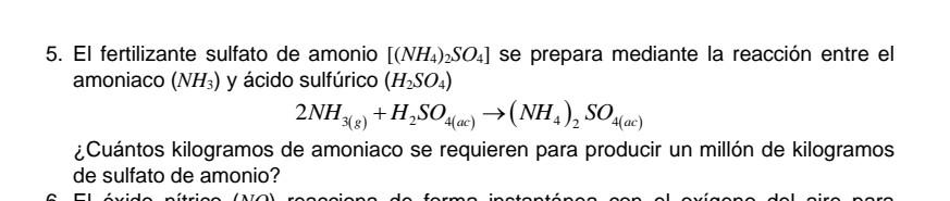 El fertilizante sulfato de amonio \( \left[\left(\mathrm{NH}_{4}\right)_{2} \mathrm{SO}_{4}\right] \) se prepara mediante la