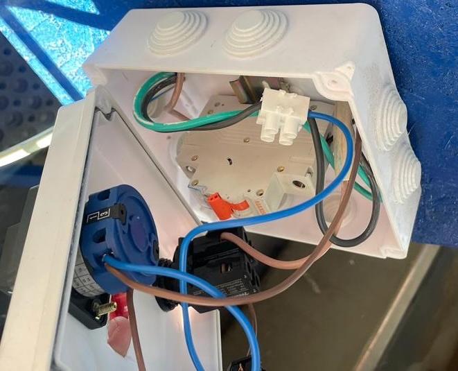 i want you draw Wiring diagram for this box | Chegg.com