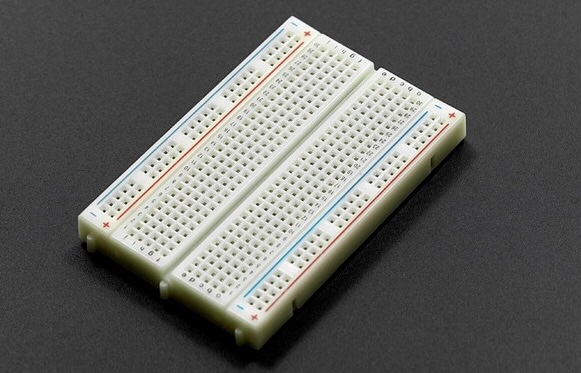 Solved Can you demonstrate the working breadboard using | Chegg.com