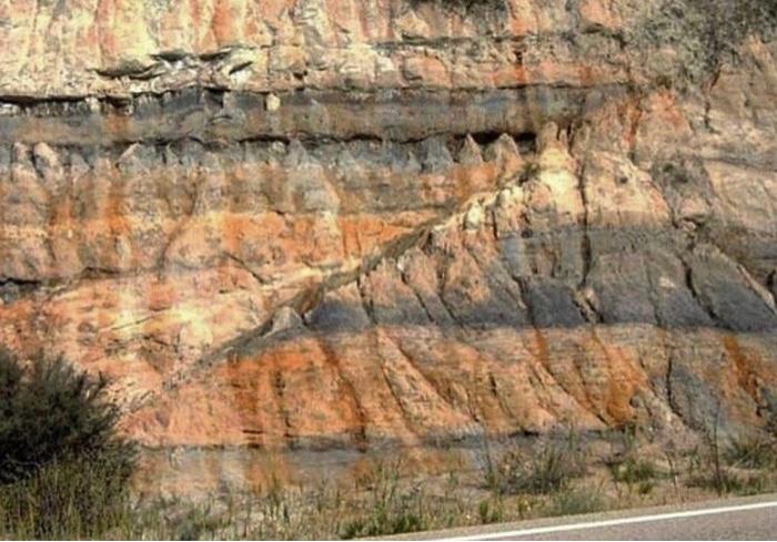 Solved Examine the geological structure shown in this image. | Chegg.com