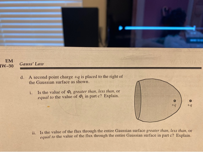 Solved 1. The closed Gaussian surface shown at right | Chegg.com